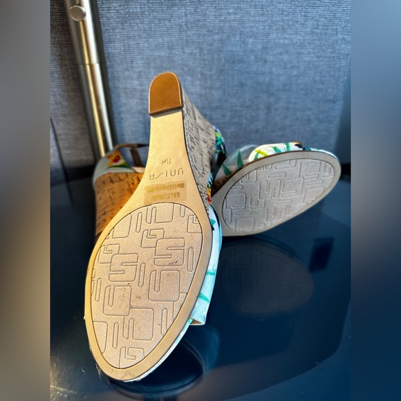 Size 7.5 Unisa Yvette floral print cork wedge.  Like new condition. 3” wedge. - Picture 5 of 6